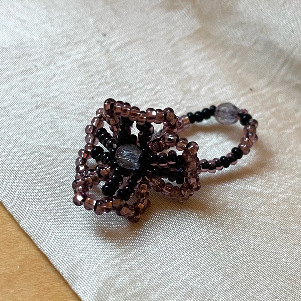 Purple and Black Beaded Ring; Flower Ring; NWOT